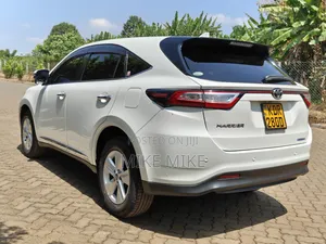 Toyota Harrier 2.0 2017 White