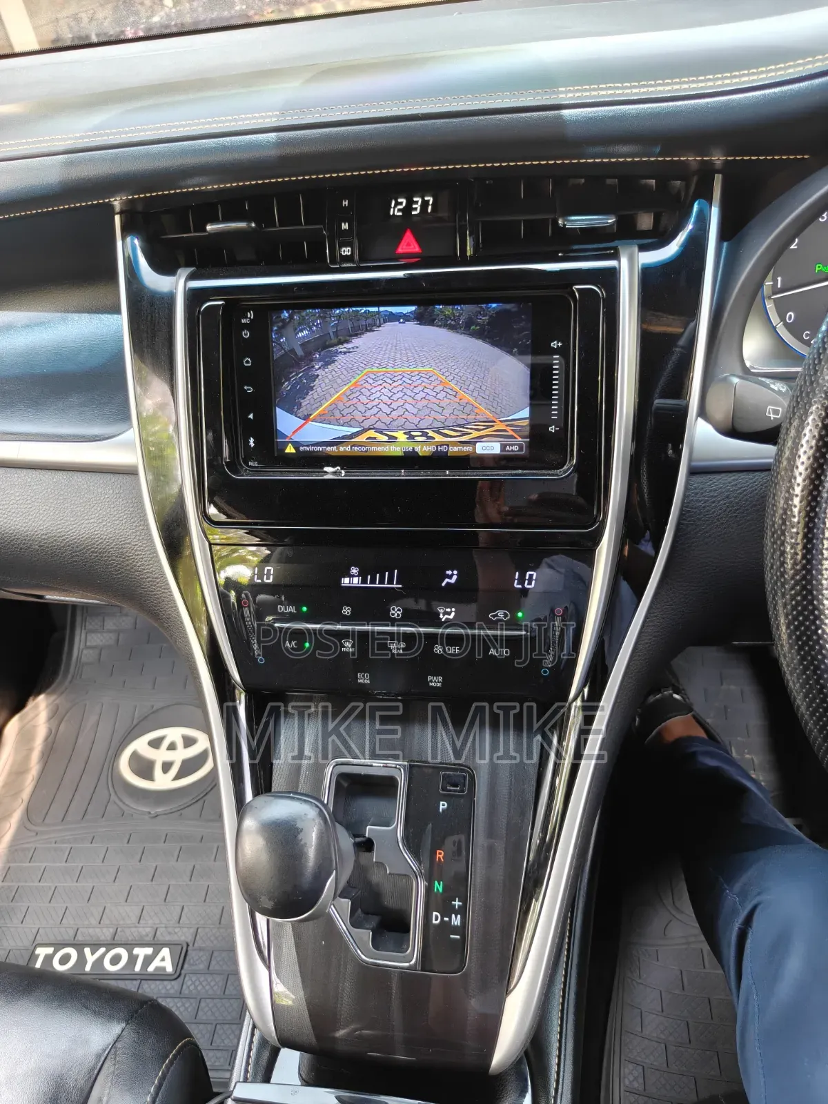 Toyota Harrier 2.0 2017 White