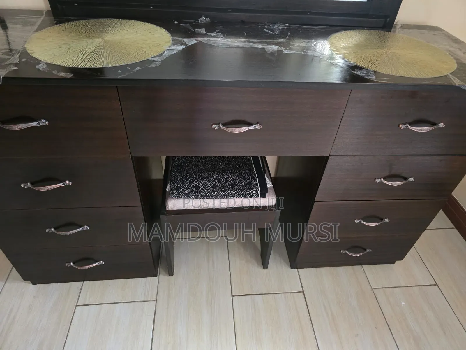 King-Size Bed With Mattress, 2 Nightstands, Dresser, and 3 Rugs.
