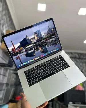 Laptop Apple MacBook 2019 32GB Intel Core i7 SSD 512GB
