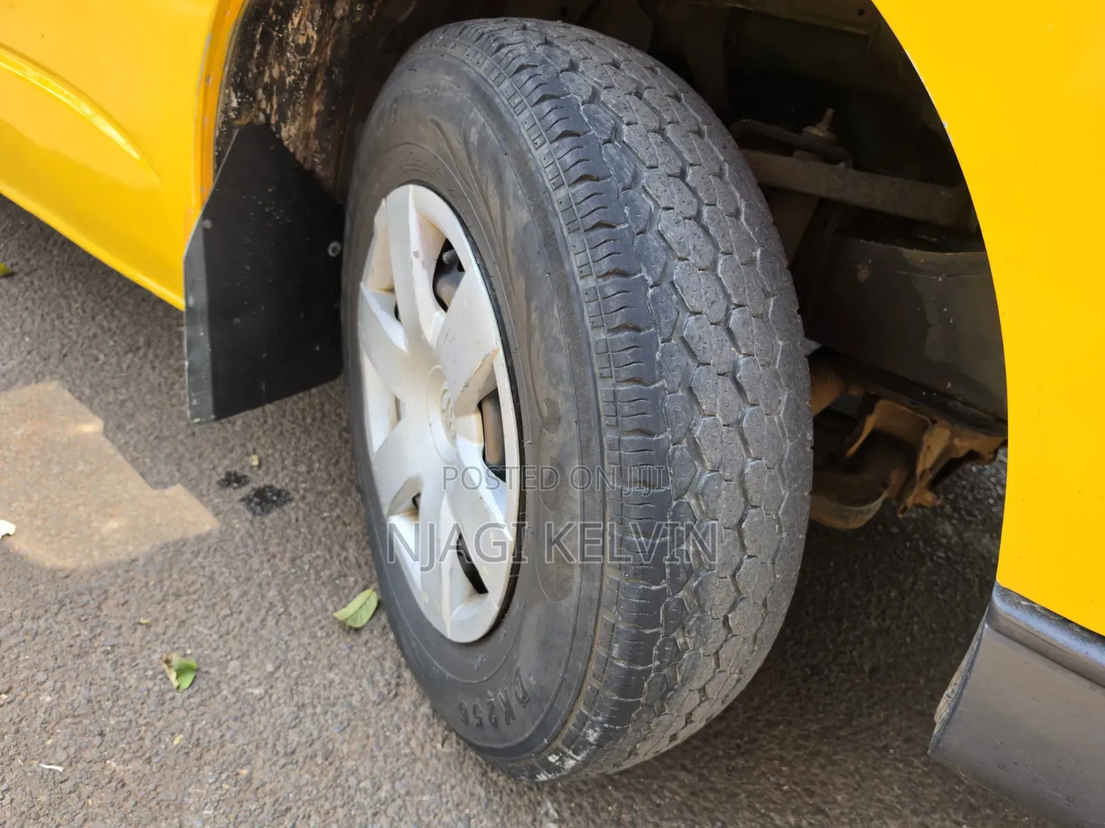 Toyota HiAce 2007 Yellow
