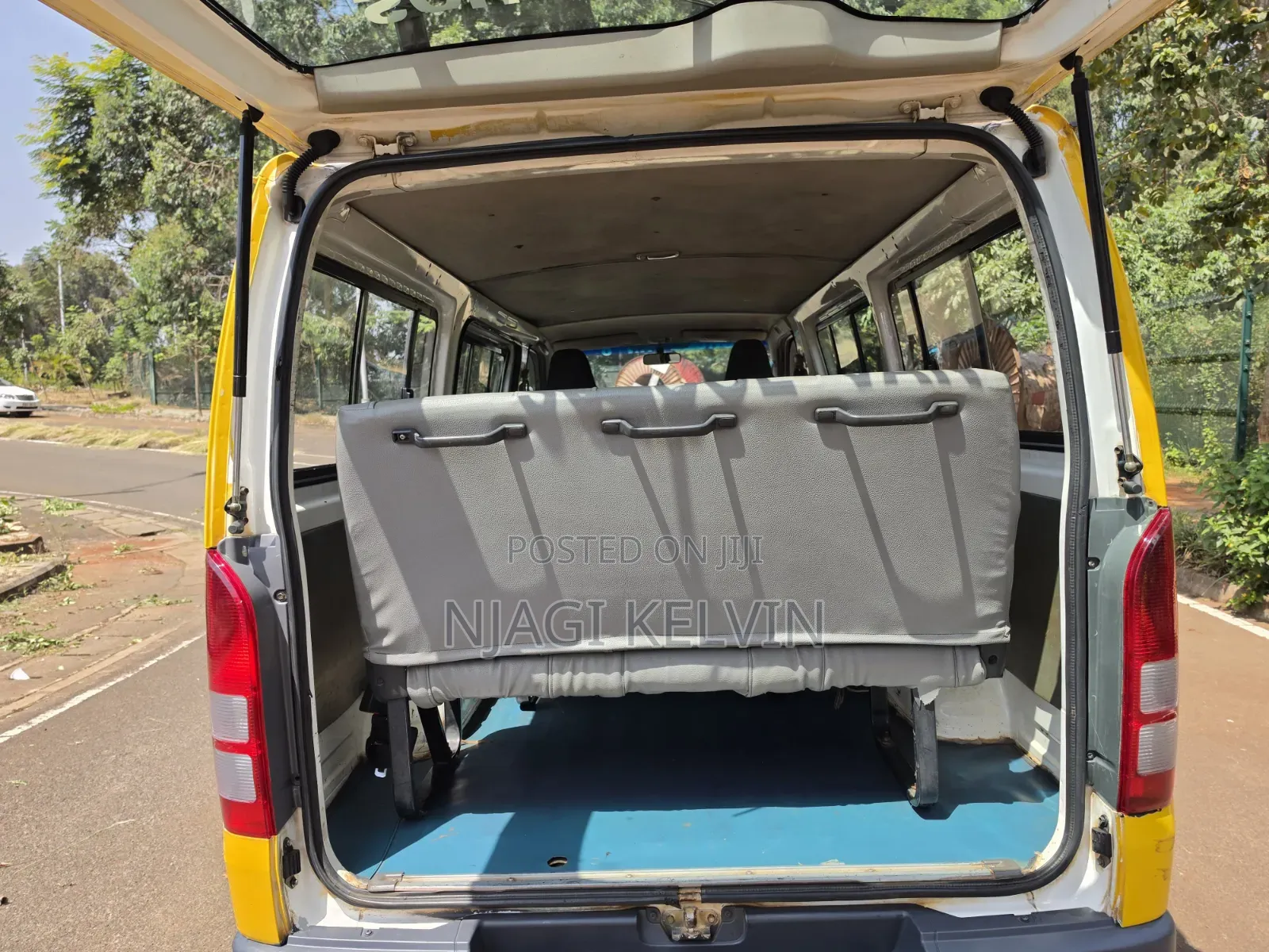 Toyota HiAce 2007 Yellow