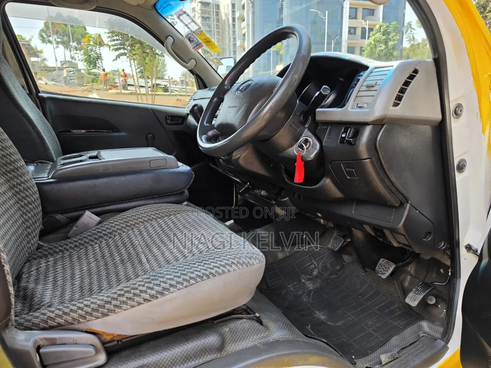 Toyota HiAce 2007 Yellow