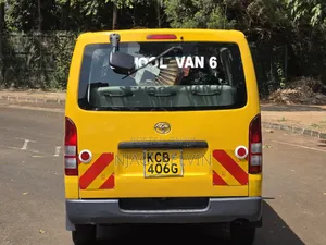 Toyota HiAce 2007 Yellow