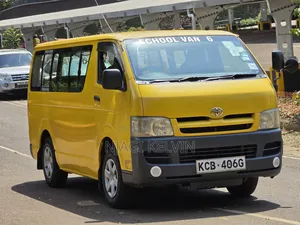 Toyota HiAce 2007 Yellow
