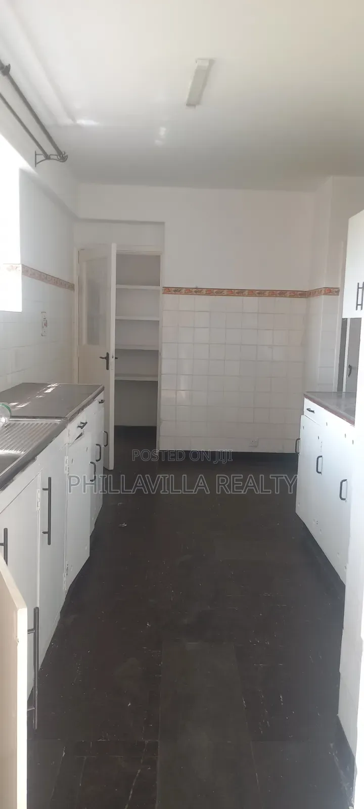 3bdrm Apartment in State House Area for rent