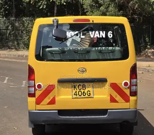 Toyota HiAce 2007 Yellow