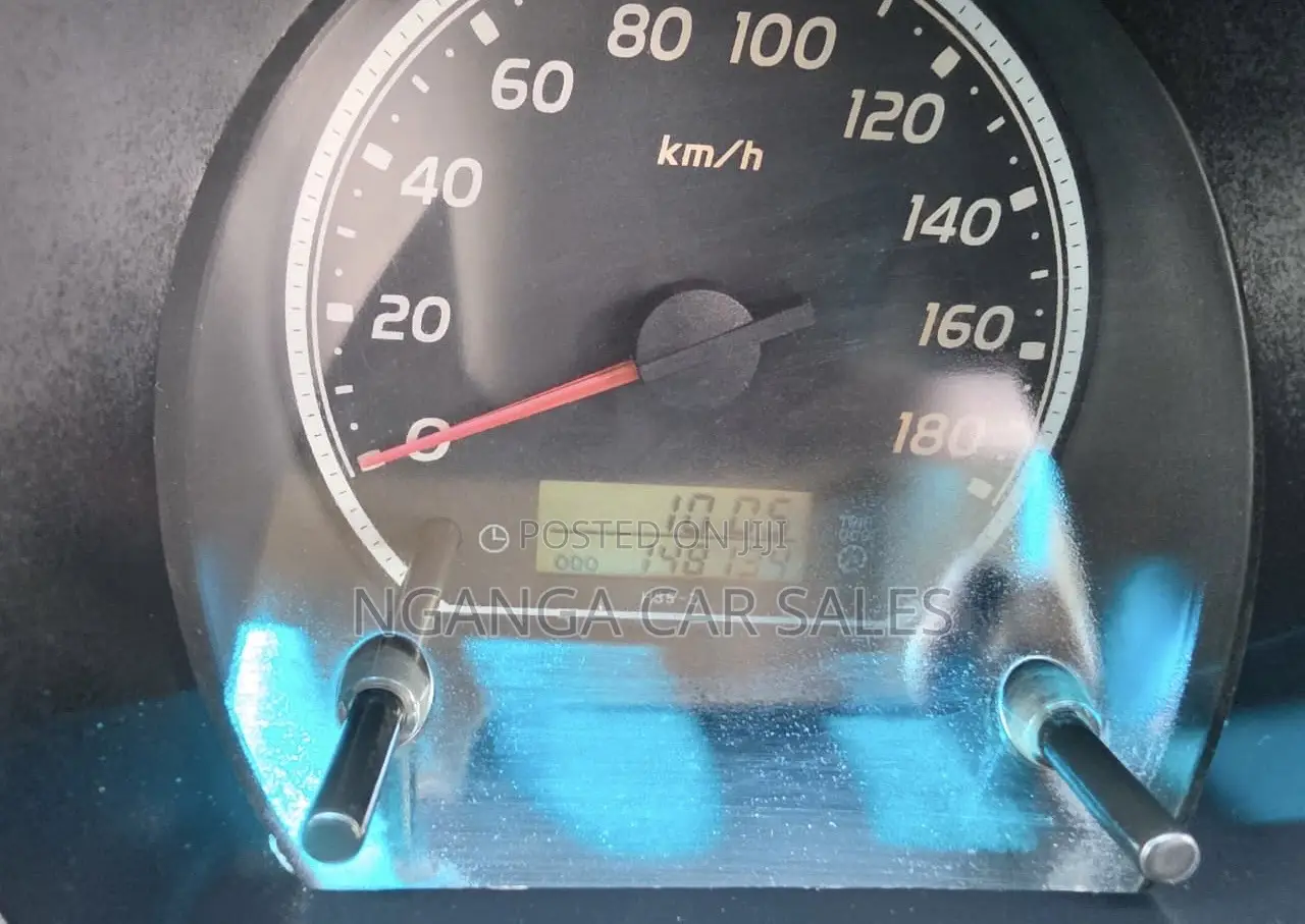 Toyota HiAce 2007 Yellow
