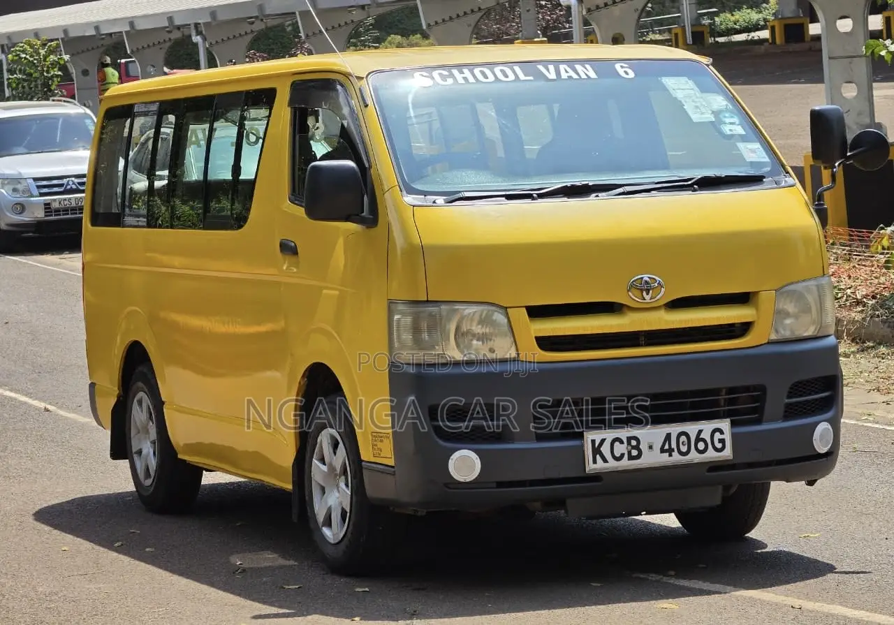 Toyota HiAce 2007 Yellow