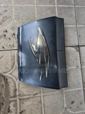 Grill Logo Toyota Harrier 2018+ New Model