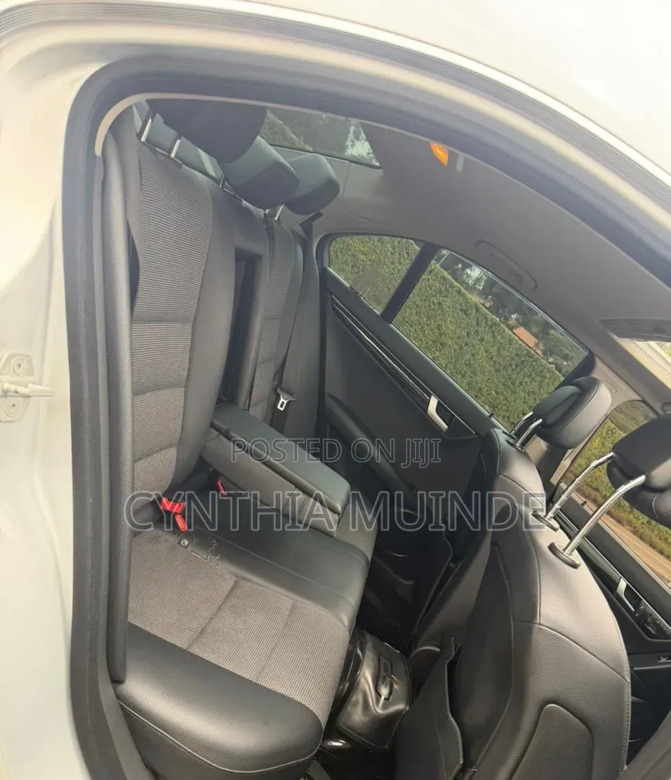 Mercedes-Benz C200 2013 White