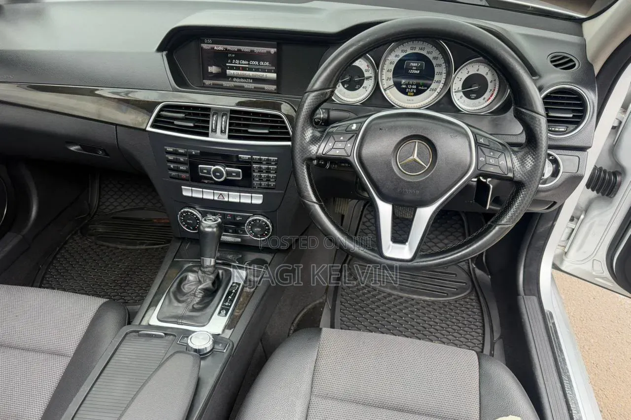 Mercedes-Benz C200 2013 Silver