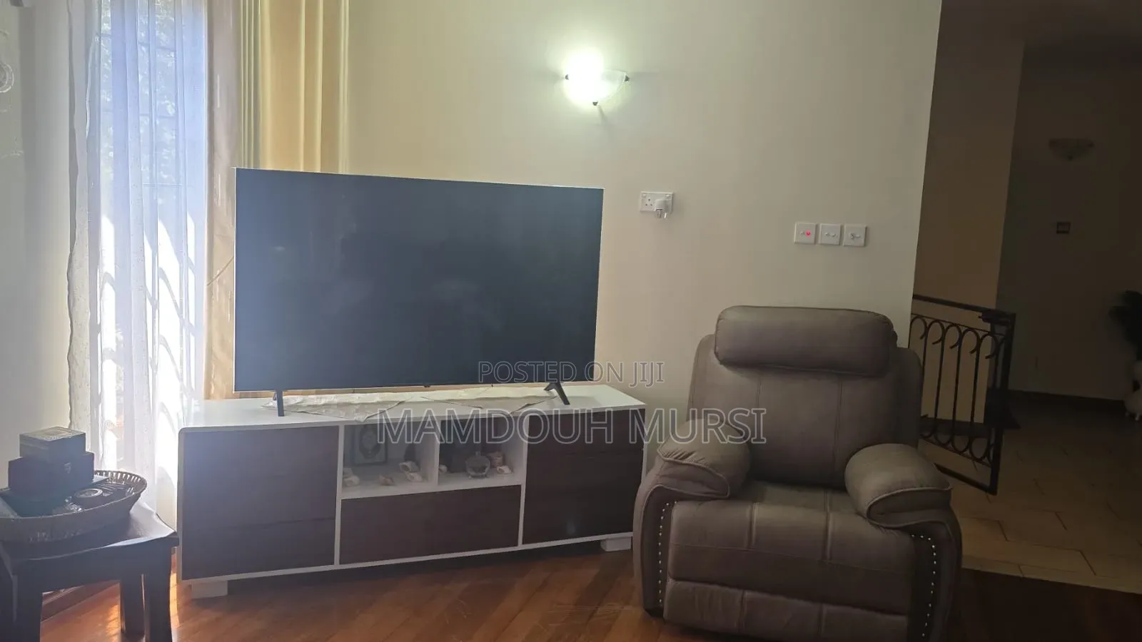 Television Set With Tv Table