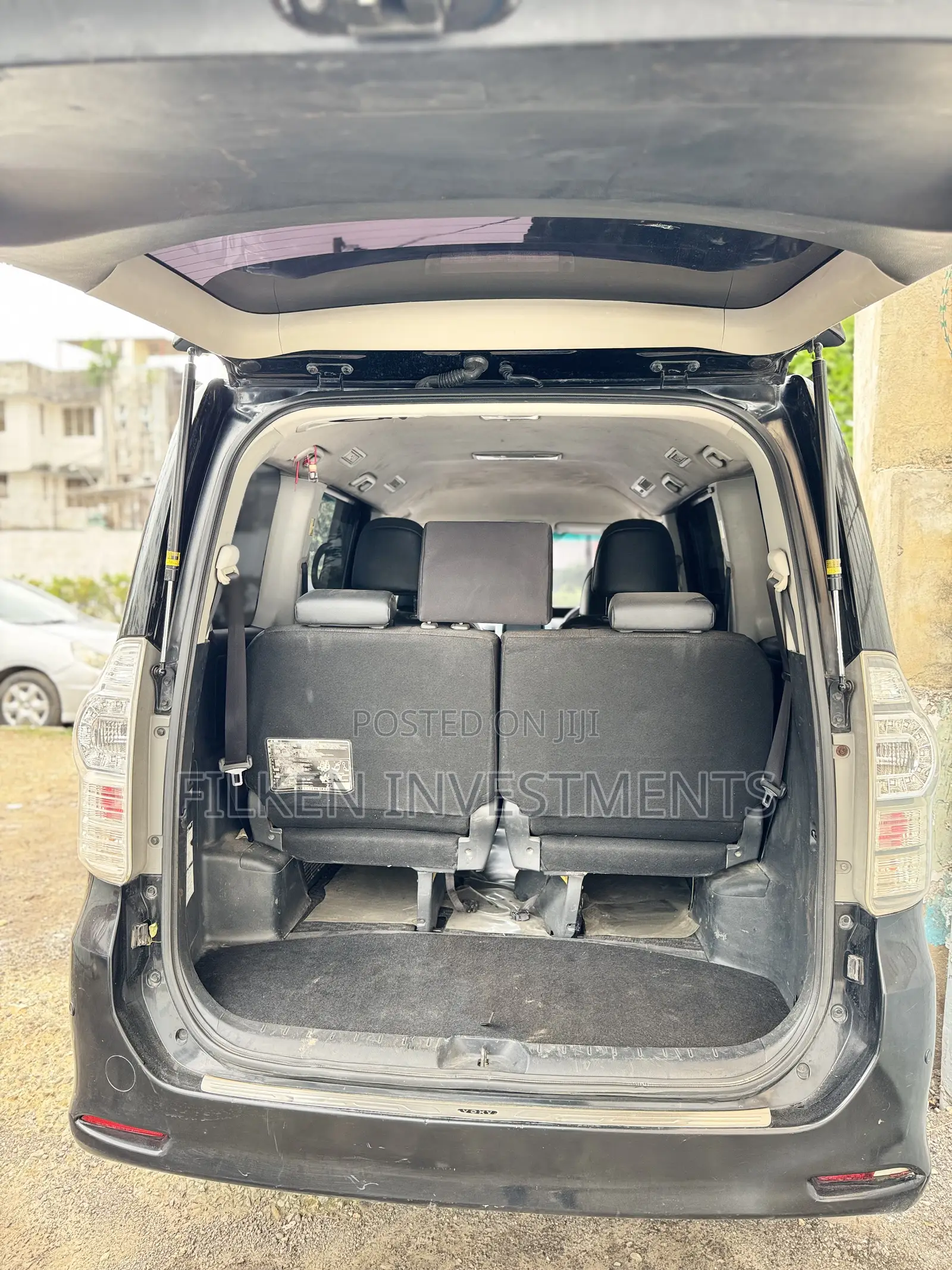 Toyota Voxy 2014 Black