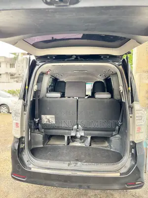 Toyota Voxy 2014 Black