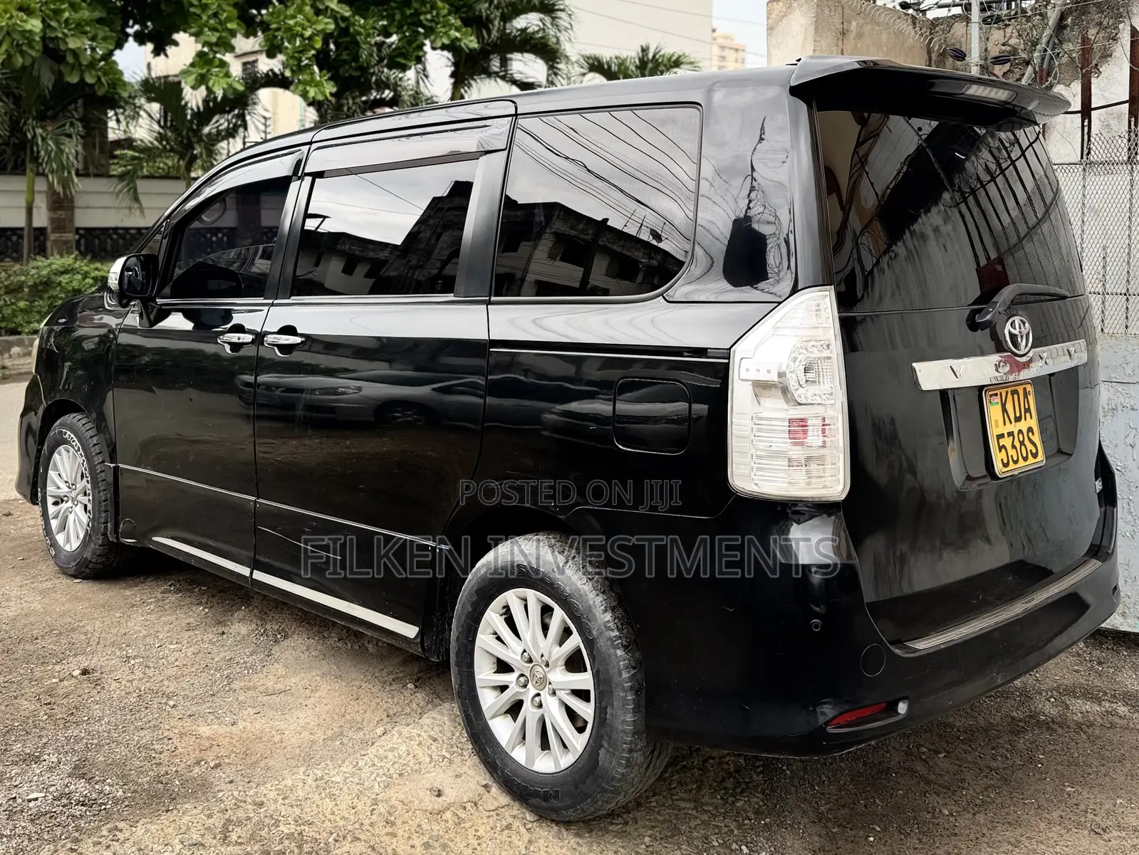 Toyota Voxy 2014 Black