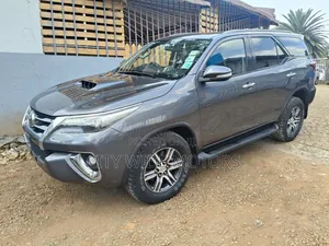 Toyota Fortuner 2016 Gray