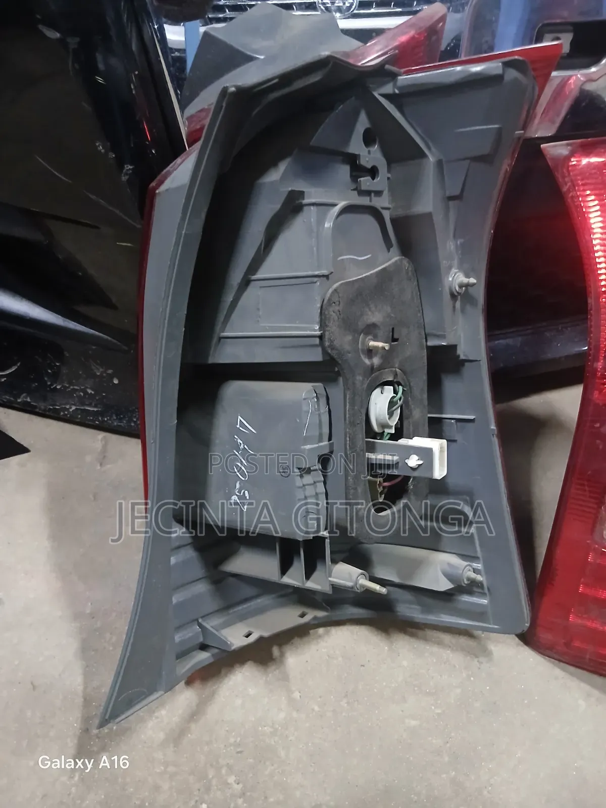 Wish 2003 Taillight