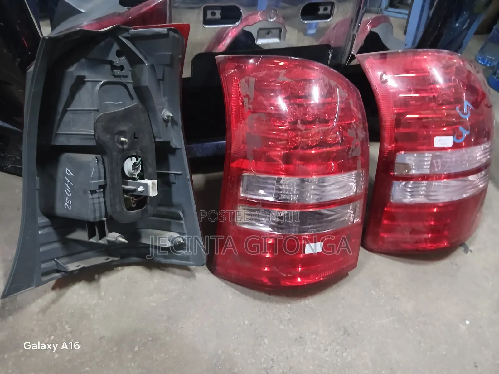 Wish 2003 Taillight