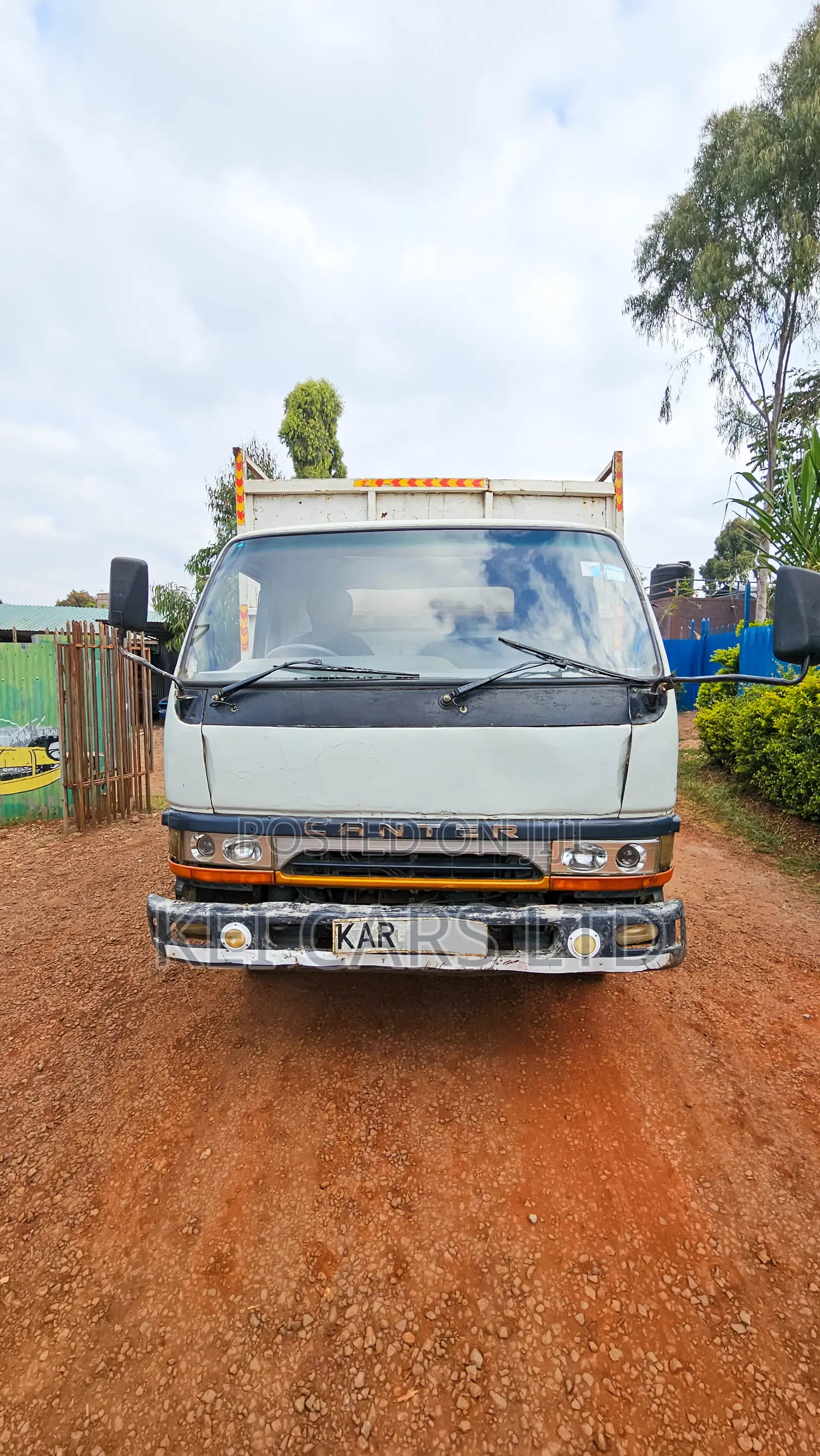 Mitsubishi Canter 1996 White