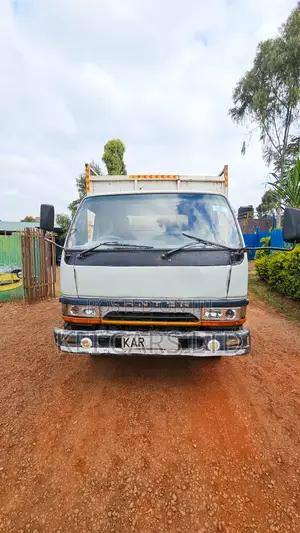 Mitsubishi Canter 1996 White