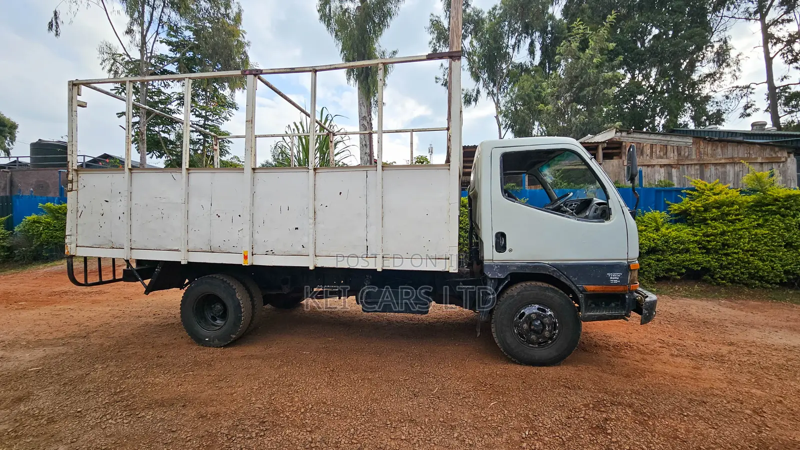 Mitsubishi Canter 1996 White