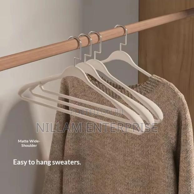 New Arc-Shaped Thickened Clothes Hanger 10 PCS - thumbnail 2