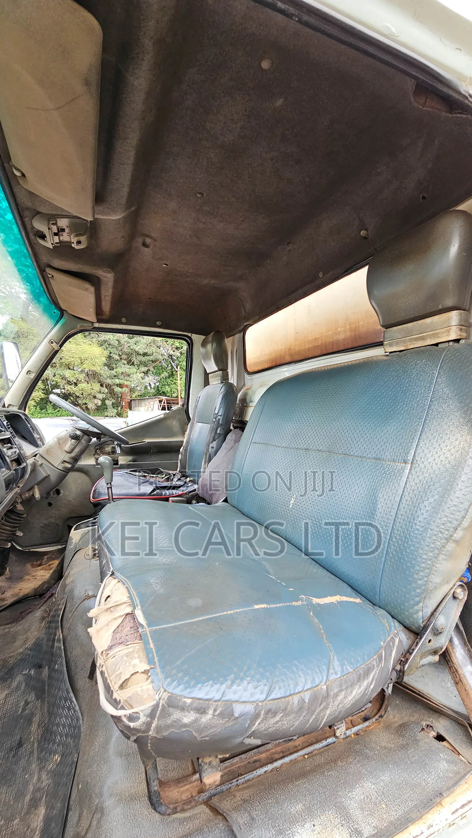Mitsubishi Canter 1996 White