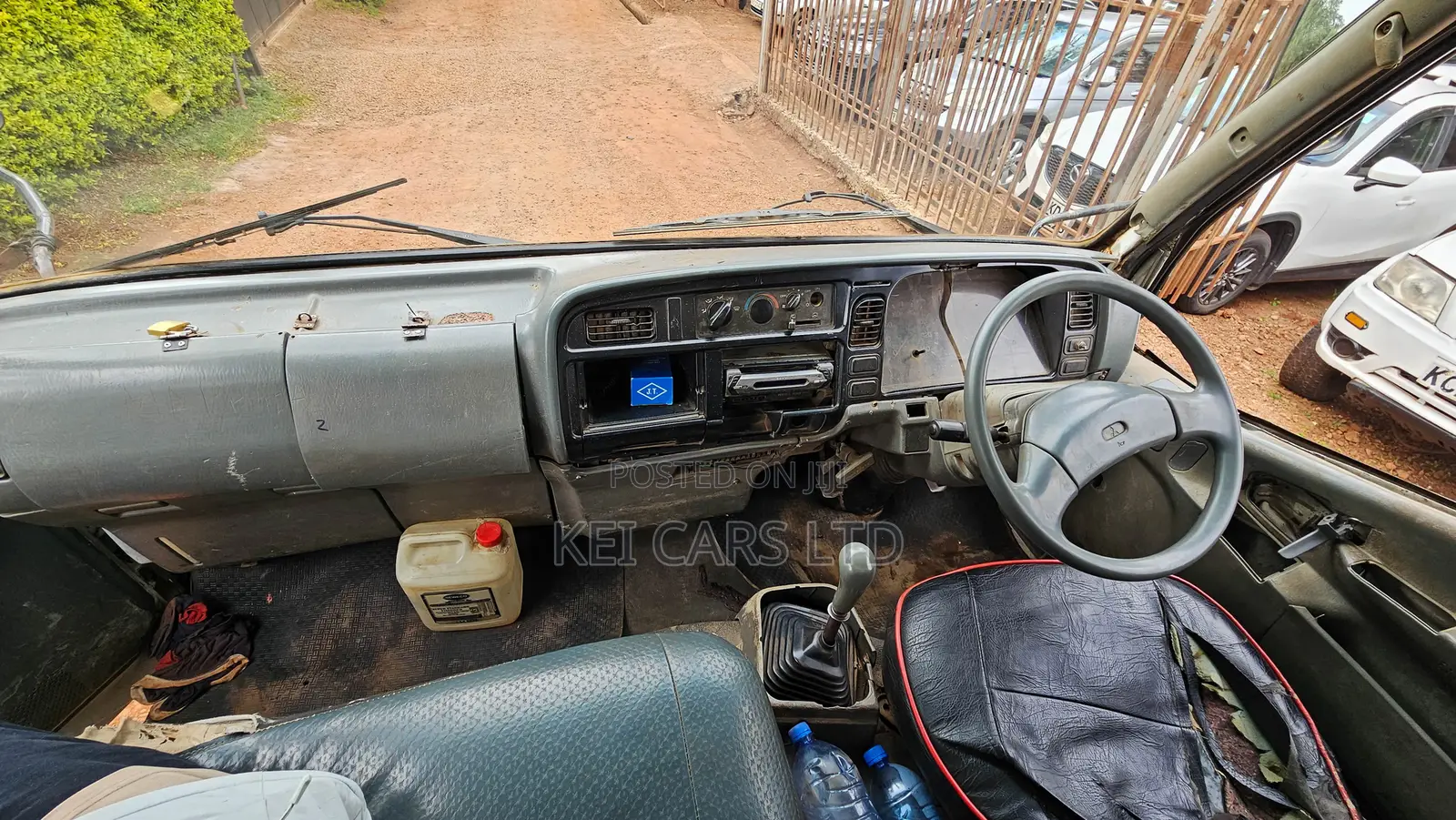 Mitsubishi Canter 1996 White