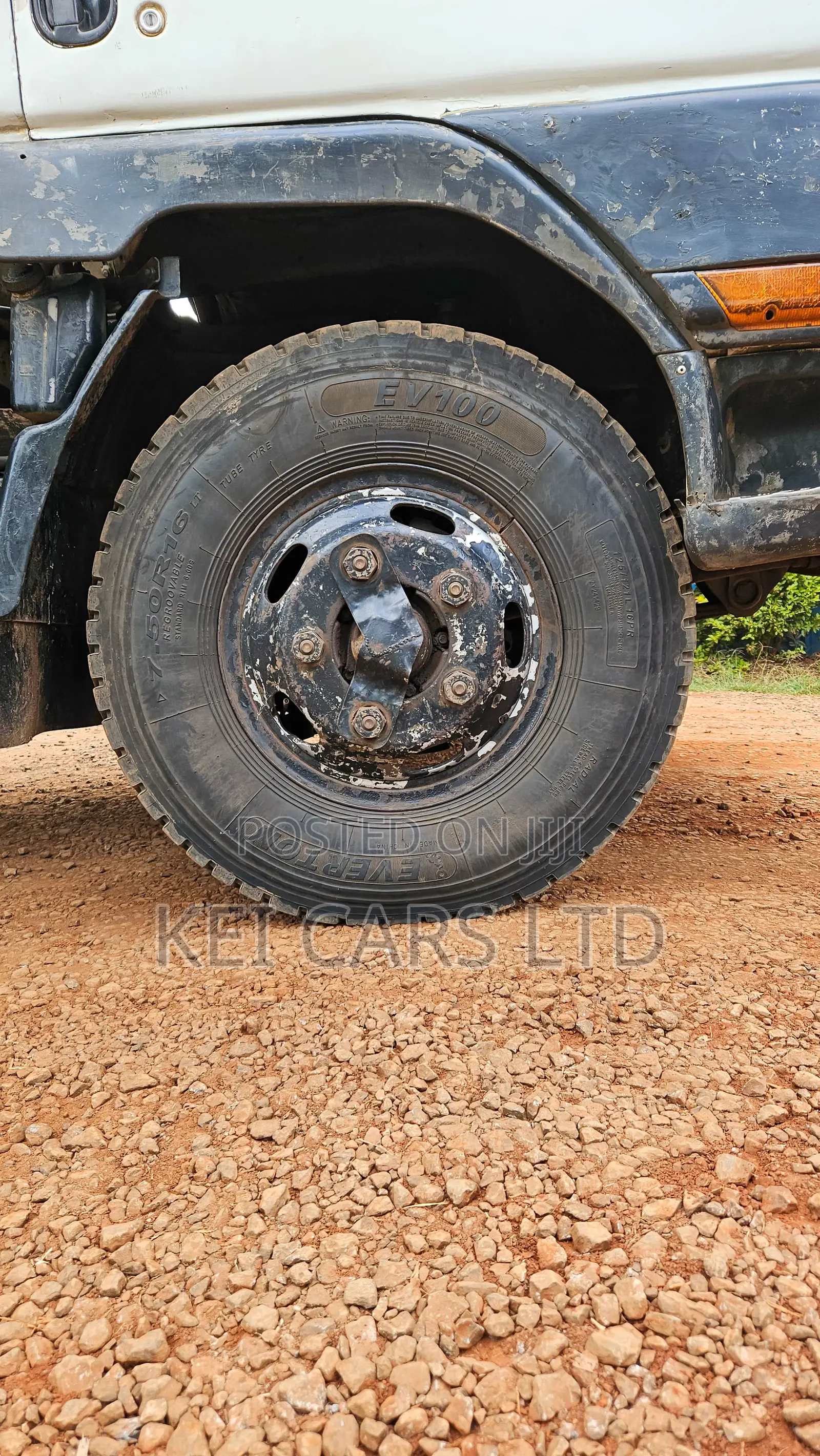 Mitsubishi Canter 1996 White
