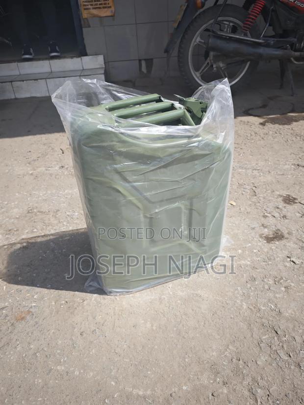 20-Liter Metal Jerry Can - thumbnail 3