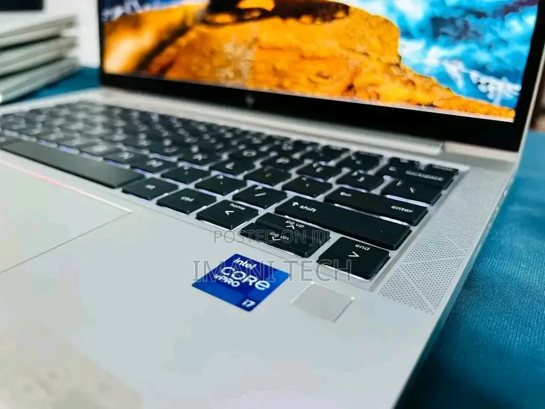 Laptop HP EliteBook 830 G8 16GB Intel Core i7 SSD 512GB