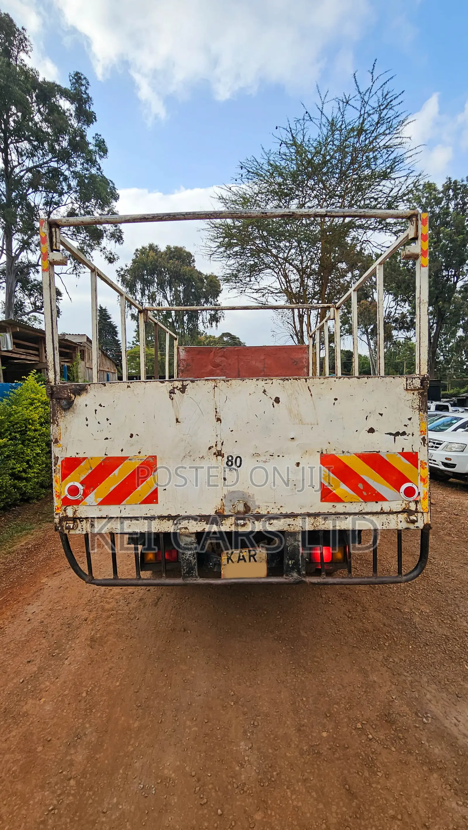 Mitsubishi Canter 1996 White
