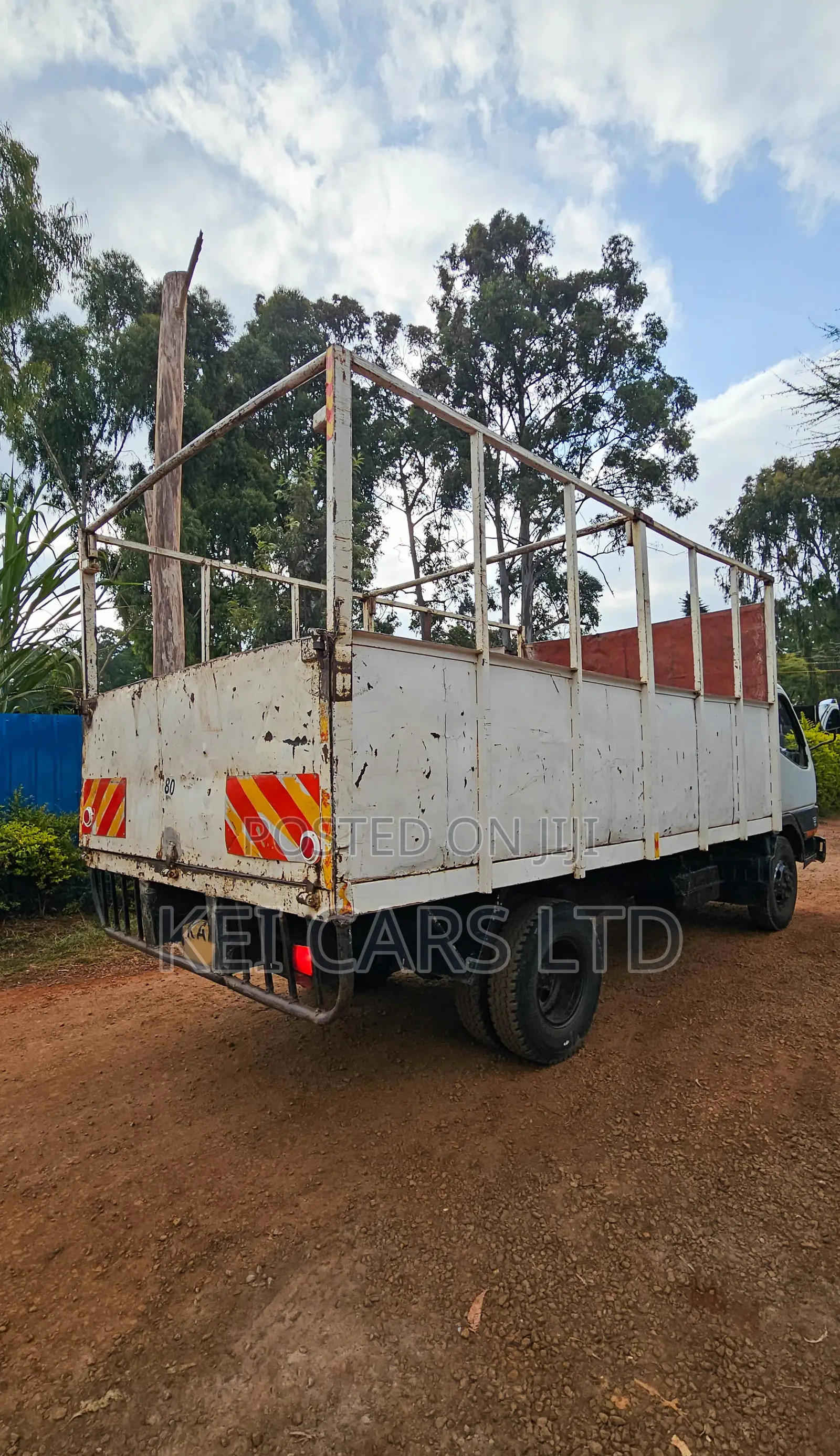 Mitsubishi Canter 1996 White