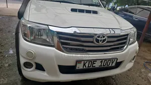 Toyota Hilux 2014 White