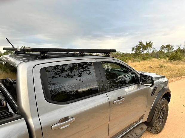Eezi Awn -003a/Revo
Toyota, Hilux Double Cab
Roof Rack
