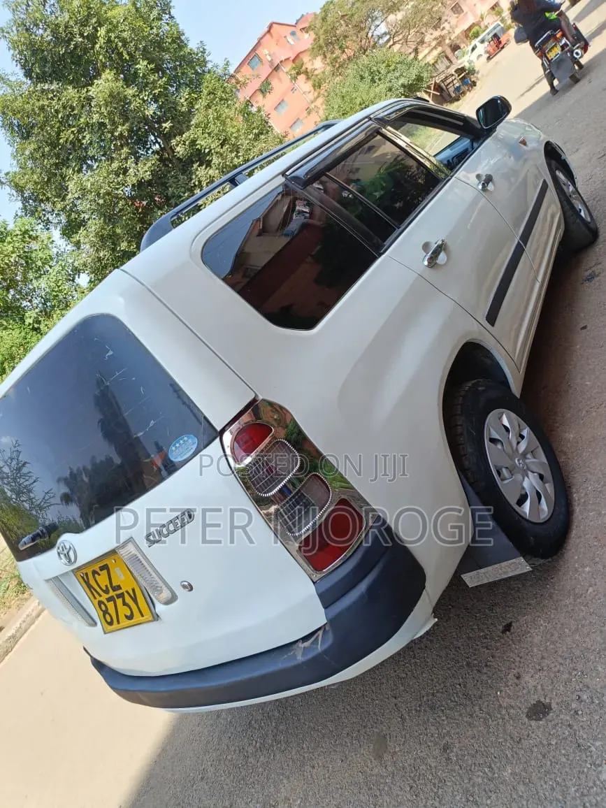 Toyota Succeed SV Premium 2014 White