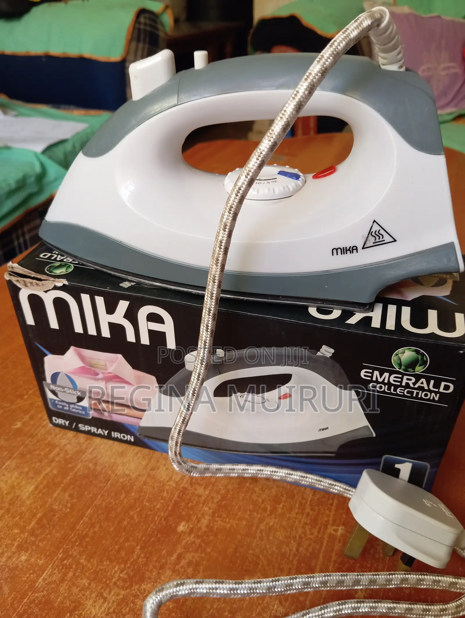 Dry/Spray Iron Box