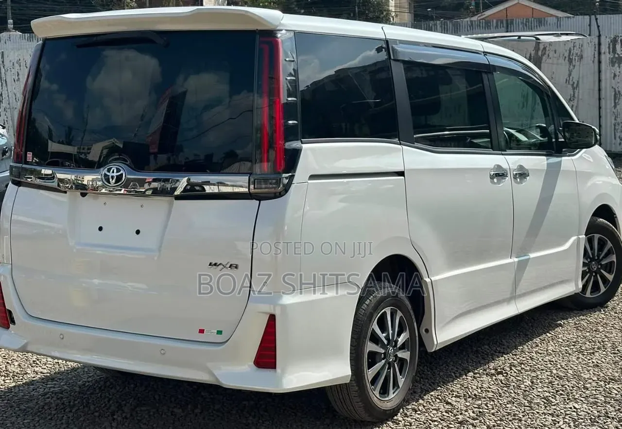 Toyota Noah 2020 White