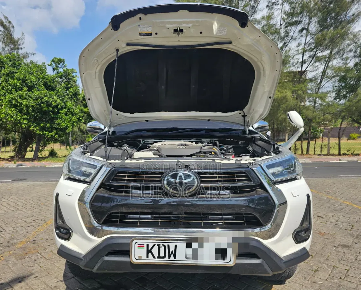 Toyota Hilux Revo Double Cab Deisel 2.4 AWD 2021 White