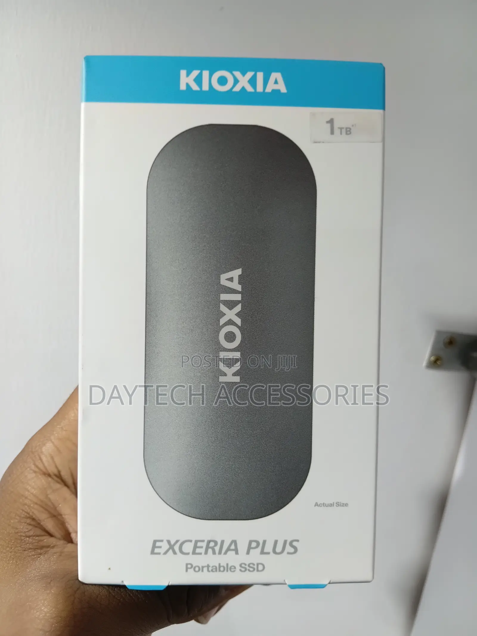 Kioxia Exceria Plus 1tb Portable External SSD Lxd10s001tg8