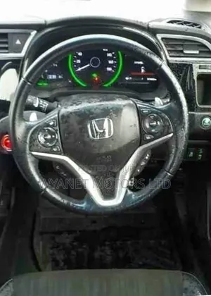 Honda Fit Shuttle 2019 Red