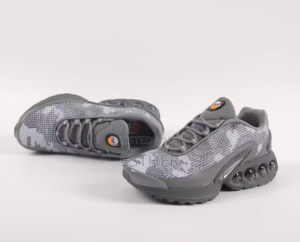 Men Air Max Dn Sneakers