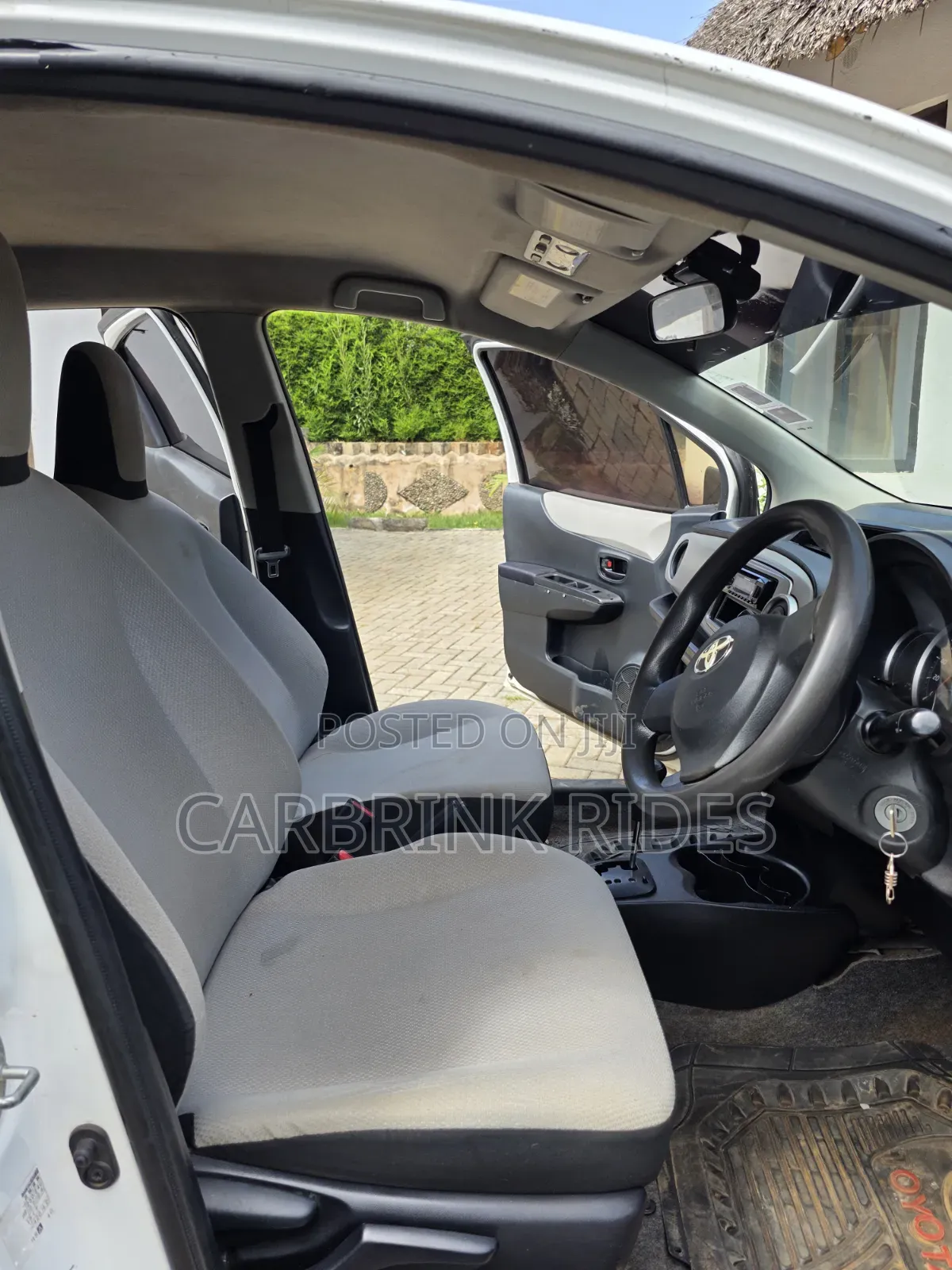 Toyota Vitz 2012 White