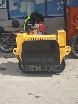 Double-Drum Vibratory Roller