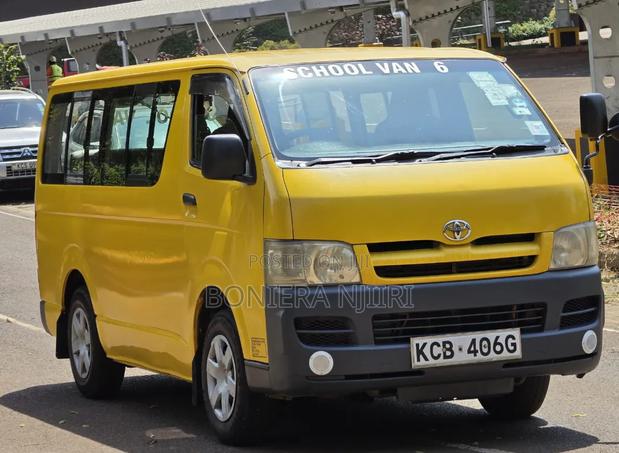 Toyota HiAce 2008 Yellow