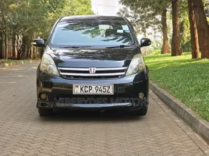Toyota ISIS 2010 Black