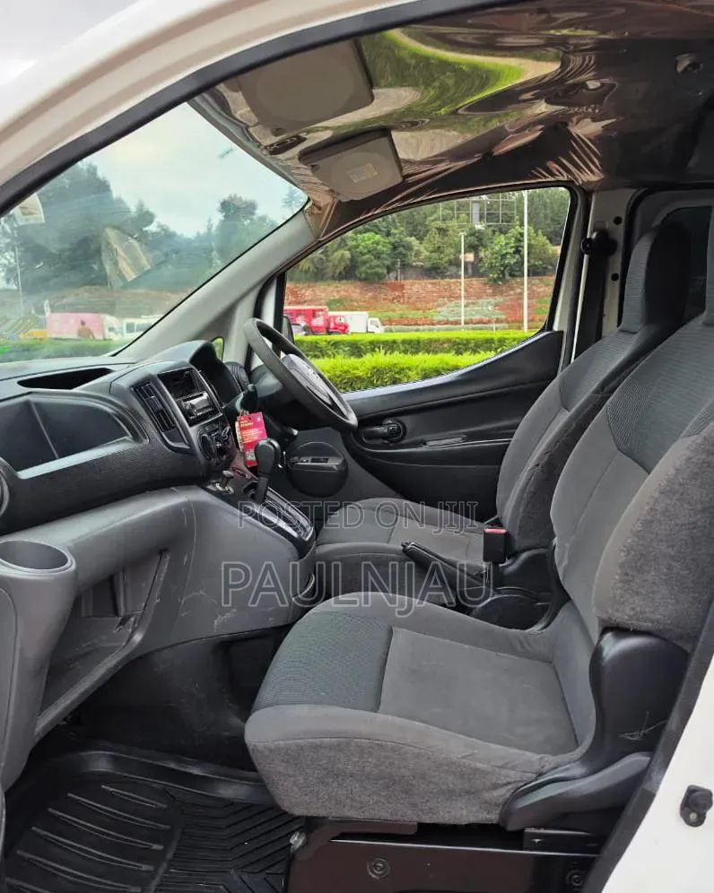 Nissan NV200 2011 White