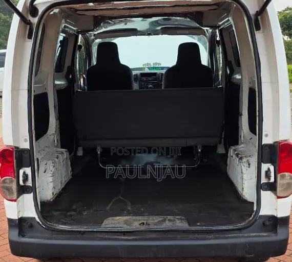 Nissan NV200 2011 White