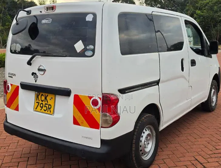 Nissan NV200 2011 White